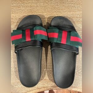 GUCCI SLIDES